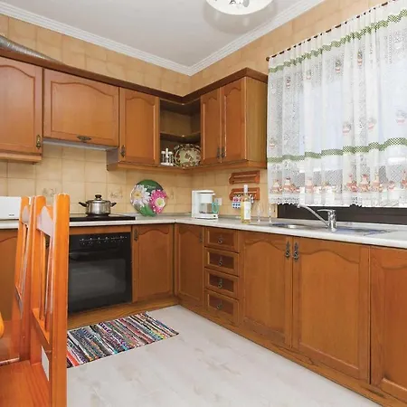 Vakantiehuis Amazing In Puerto Del Carmen With Wifi, Swimming Pool And 2 Bedrooms *